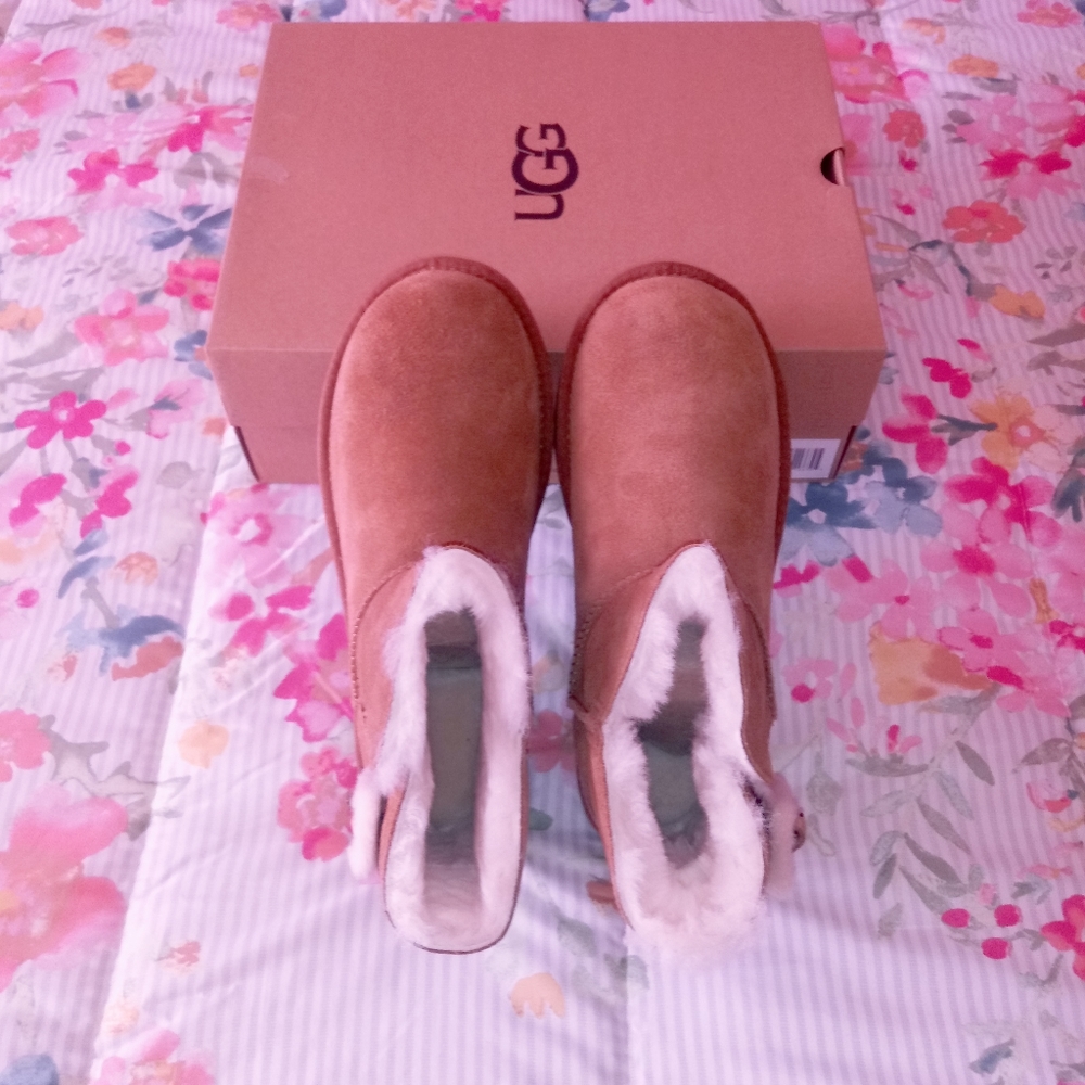 UGG Mini Bailey Fluffy Buckle Boots - Picture 6 of 10